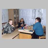 111-1243 November 2003, Kindergarten Wehlau. Abschlussgespraech.JPG